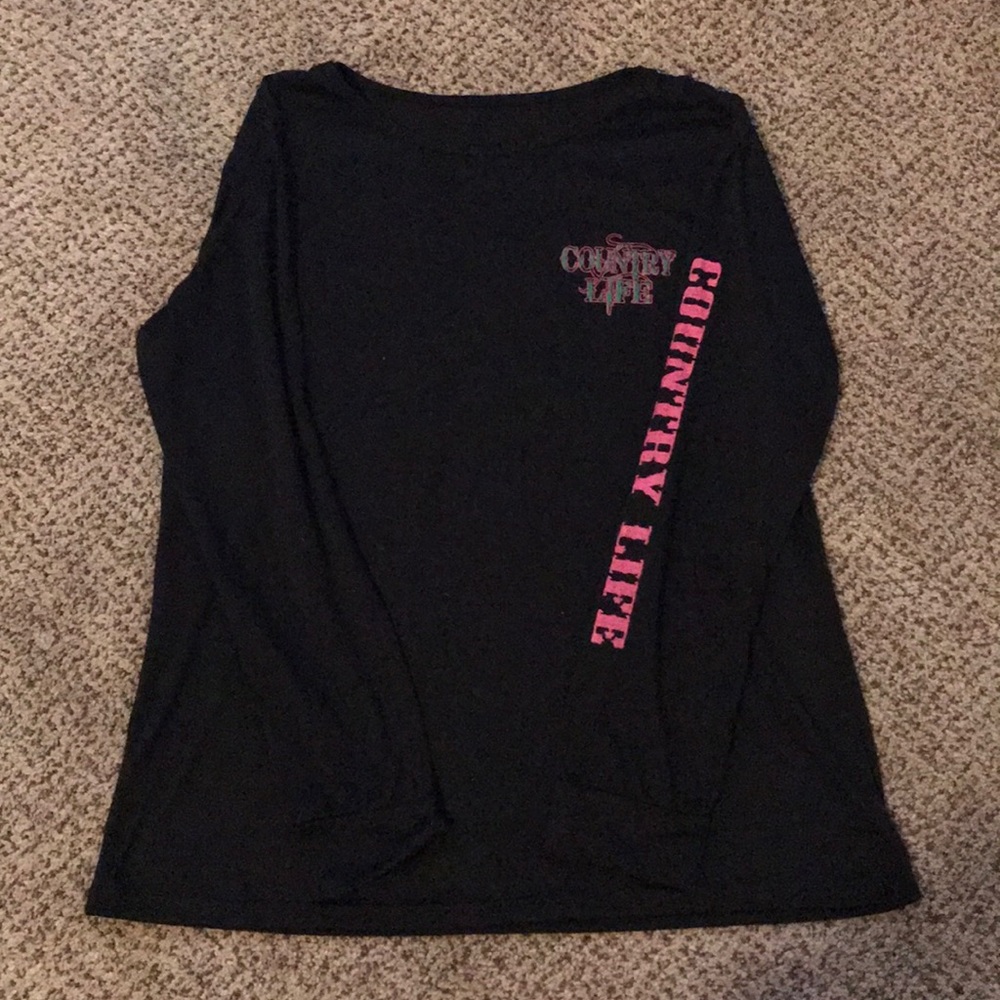 Women’s black shirt